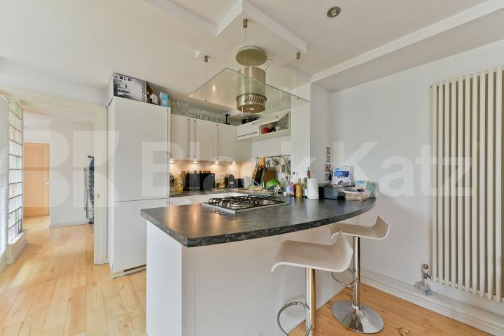 Superbly Located & Situated Opposite The Delightful Leathermarket Gardens Artbrand Studios  Leathermarket street, London Bridge